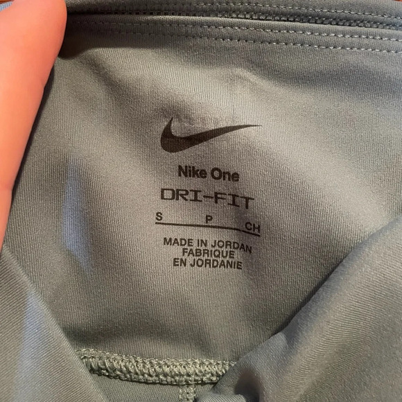 Nike One Dri-Fit Green High Rise 8” Length Athletic Biker Shorts Sz S NWT - Picture 5 of 7